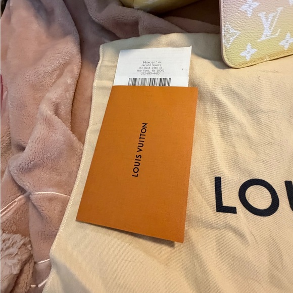 Louis Vuitton Gradient Pink & Yellow Tote & Wristlet BUNDLE, NEW!! 🌸 MAKE OFFER - Picture 6 of 15